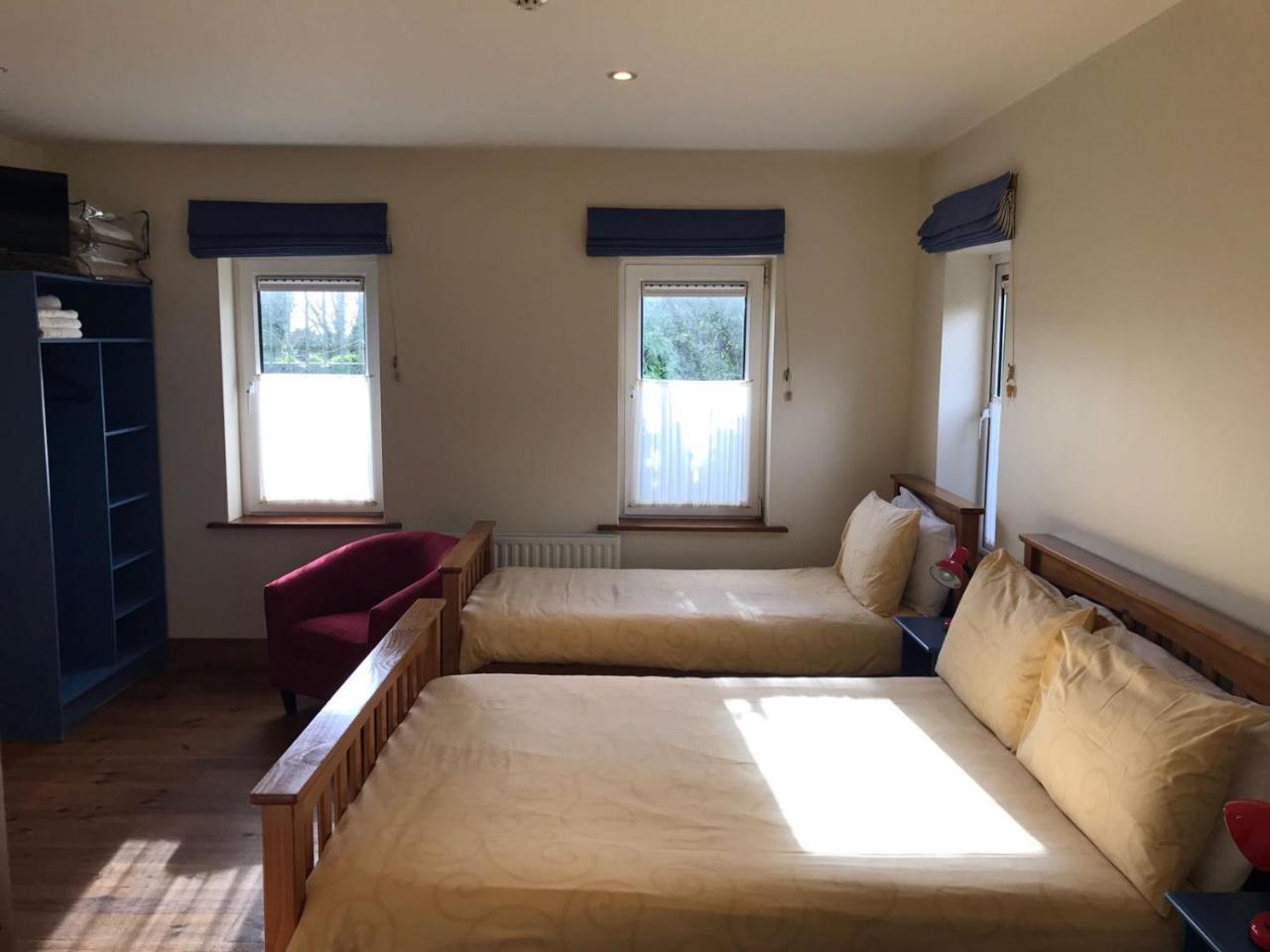 Twin Room with Private Bathroom
