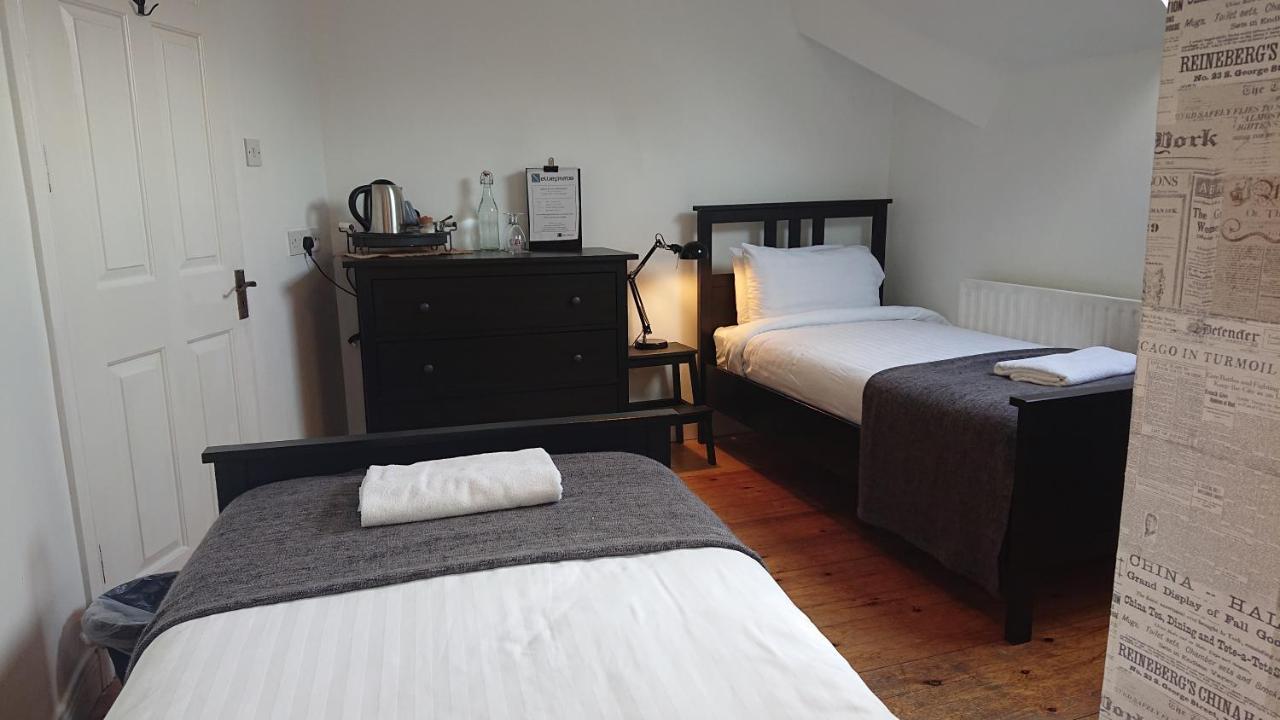 Twin Room with Private Bathroom