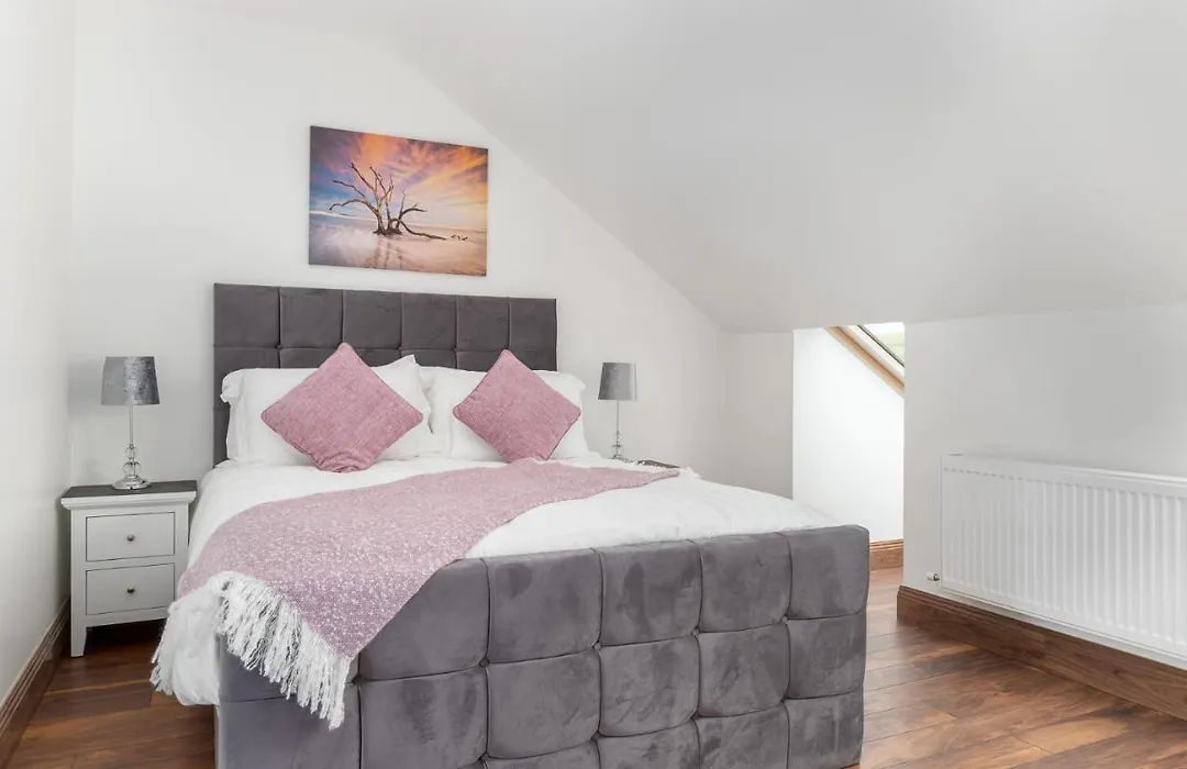 Wonderful Coastal Home In Dingle Town-1
