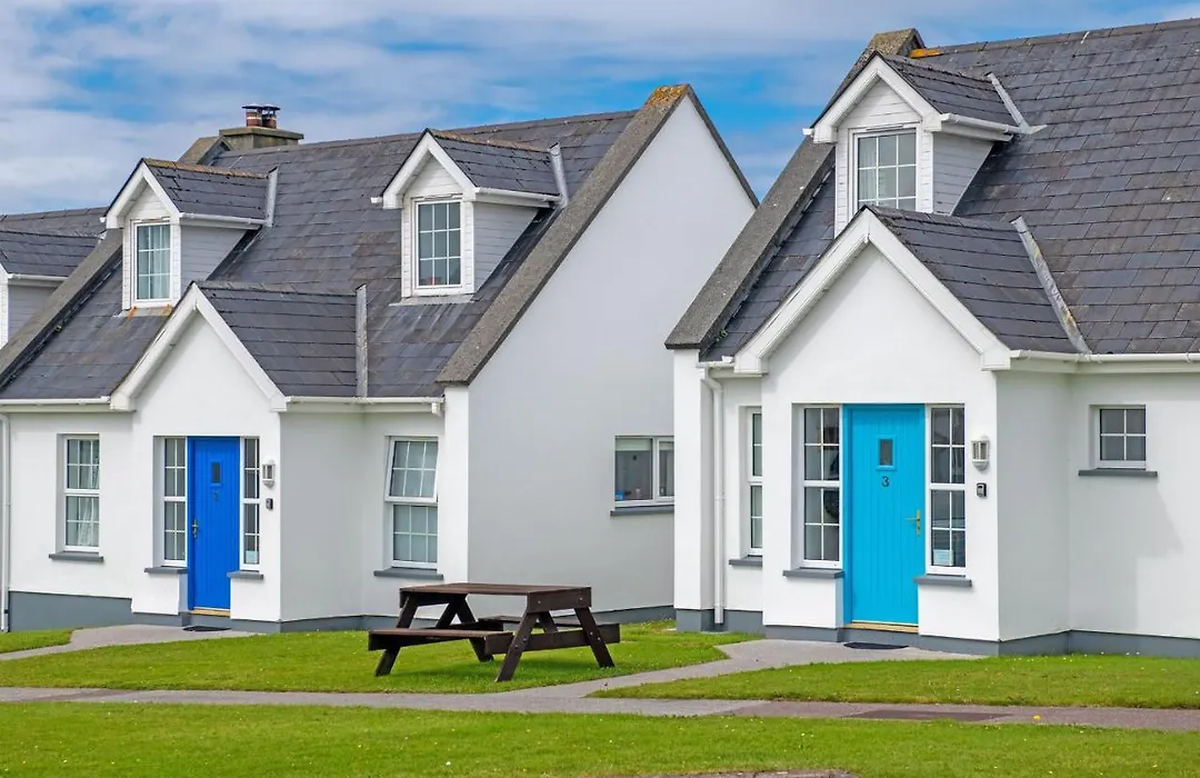 Dingle Harbour Cottages 3 Bed Sleeps 7 By Trident Holiday Homes-1