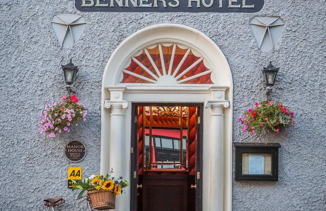 Dingle Benners Hotel-1