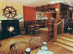 Smerwick Harbour Hotel-1