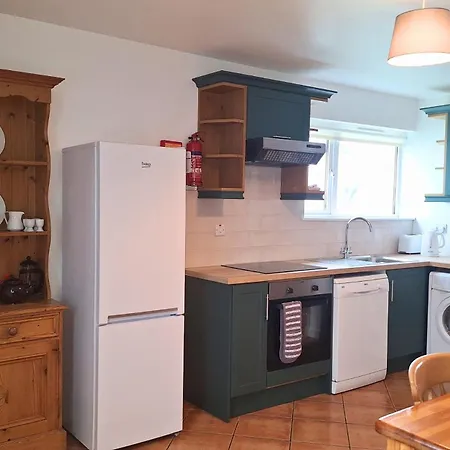 Dingle Harbour Cottages 3 Bed - Sleeps 6 Type A By Trident Holiday Homes-3