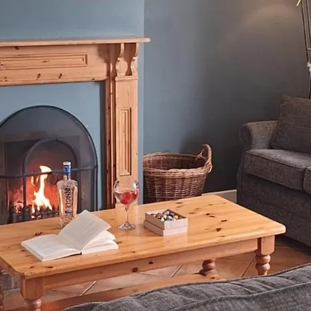 Dingle Harbour Cottages 3 Bed Sleeps 7 By Trident Holiday Homes-2