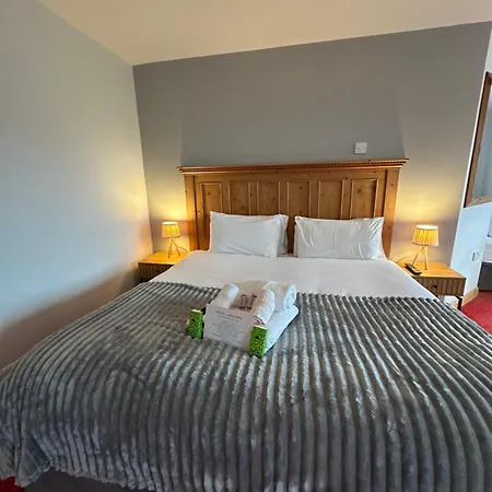 Dingle Marina Lodge-2