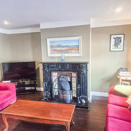 Dingle Town Holiday Home By Trident Holiday Homes-2